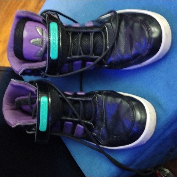 Adidas shoes - Picture 4 of 4